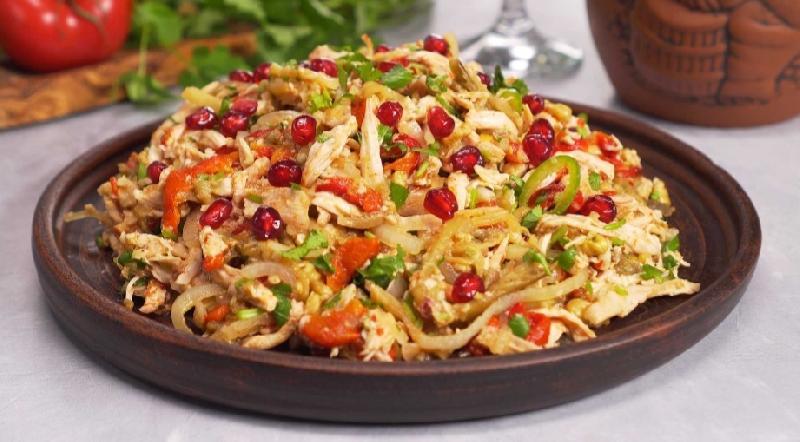 Салат <Ацицили> с курицей