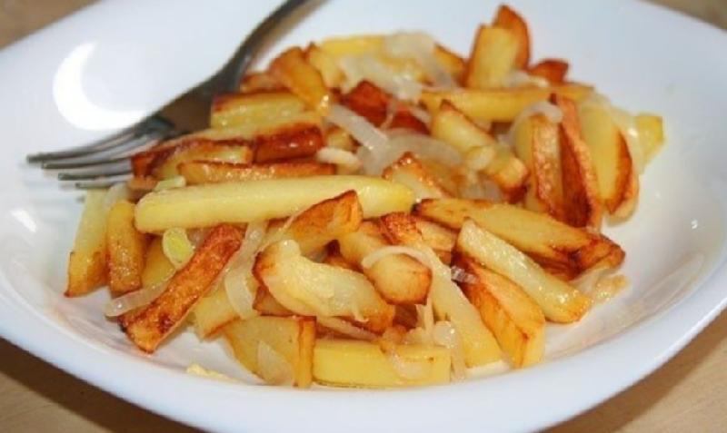 Картофель жареный с луком