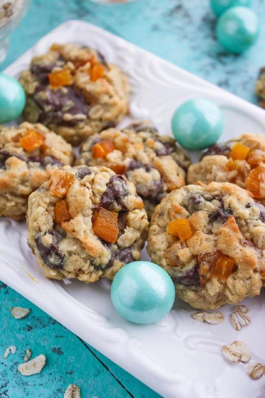 Cookies With Apricot And White Chocolate