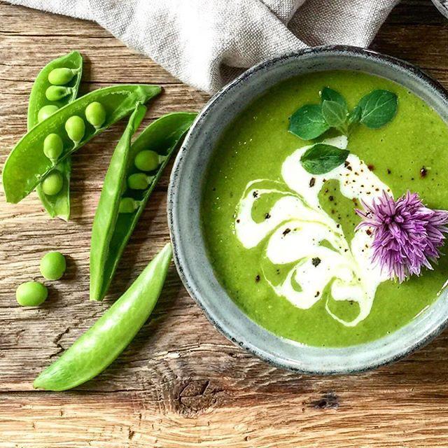 Creamy Pea Soup With Cashews