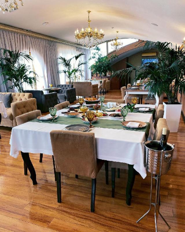 Interior view 11