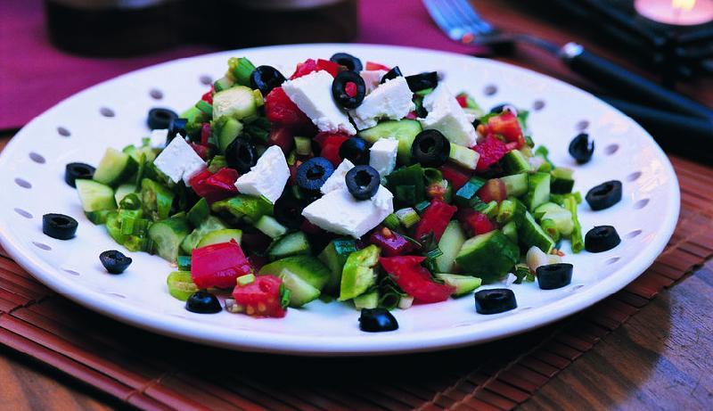 BAHÇE SALATASI