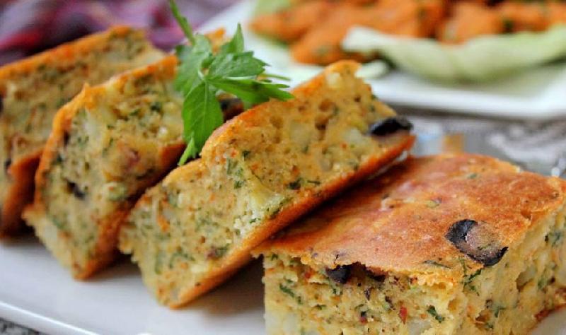 MAKARNA VE PEYNİRLİ KEK