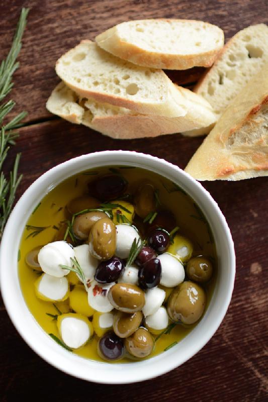 BREAD - MARINATED KALAMATA OLIVES