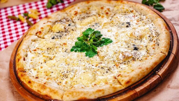 Dörd Pendirli Pizza