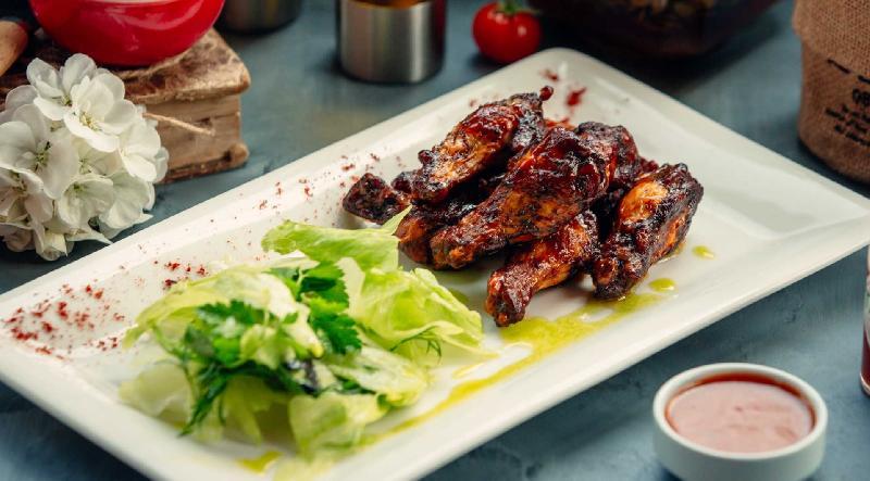 Toyuq Qanadları BBQ
