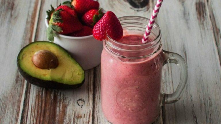 Alma Və çiyələkli 