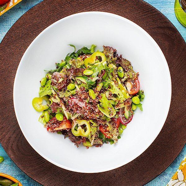 Moruqlu Dressing Altında Kinoalı Salat
