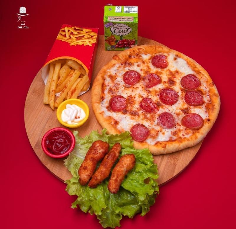 Mini Pizza + 3 Ədəd Nagets + Kartof fri + İçki