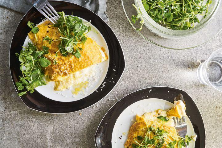 Omelet With Cheese And Salad