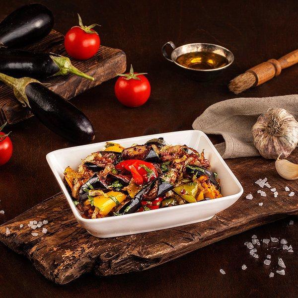 Tərəvəzli Badımcan Salatı