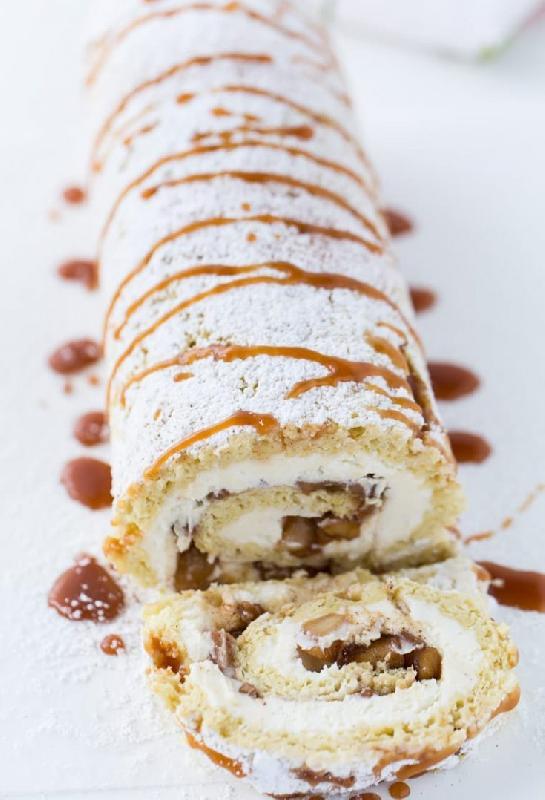 Apple Roll Cake