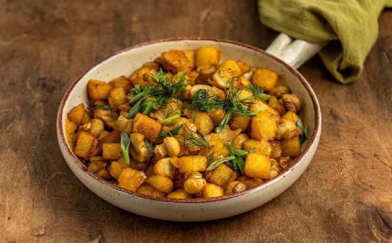 Жареный картофель с грибами 