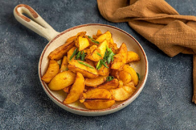 Жареный картофель с луком 