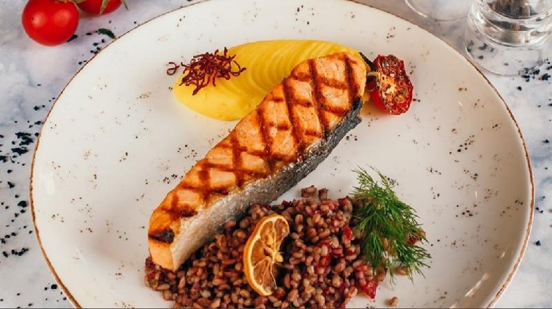 SALMON STEAK