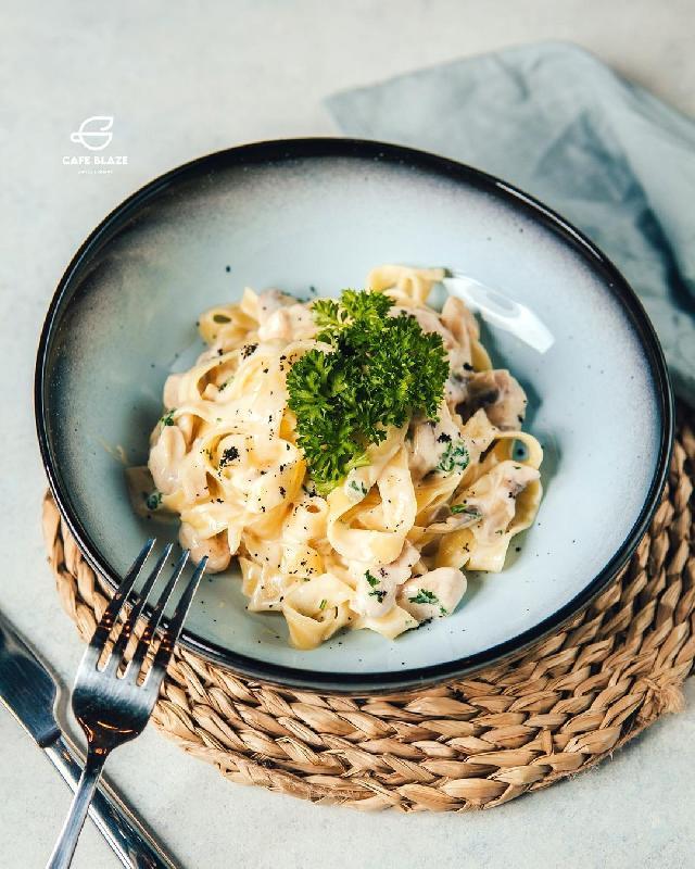 FETTUCCINE ALFREDO