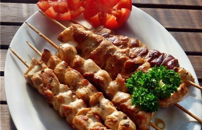 Шашлик iз курячого філе з шашличним соусом