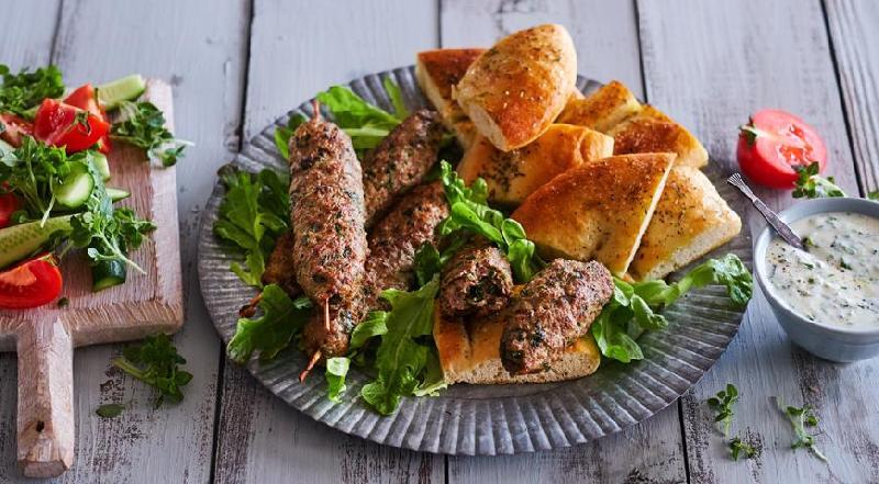 Люля кебаб iз баранини, з соусом Ткемалi