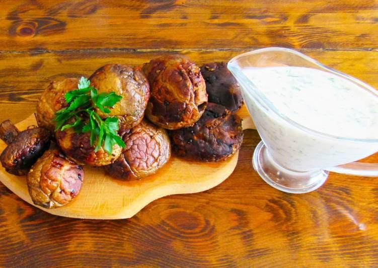 Печериці на мангалi з часниковим соусом