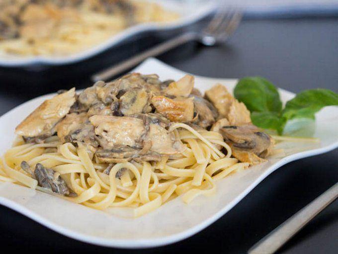 Spagetti qaymaqlı