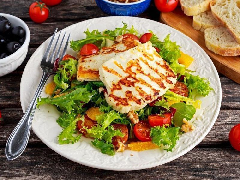 Halumi Salatı