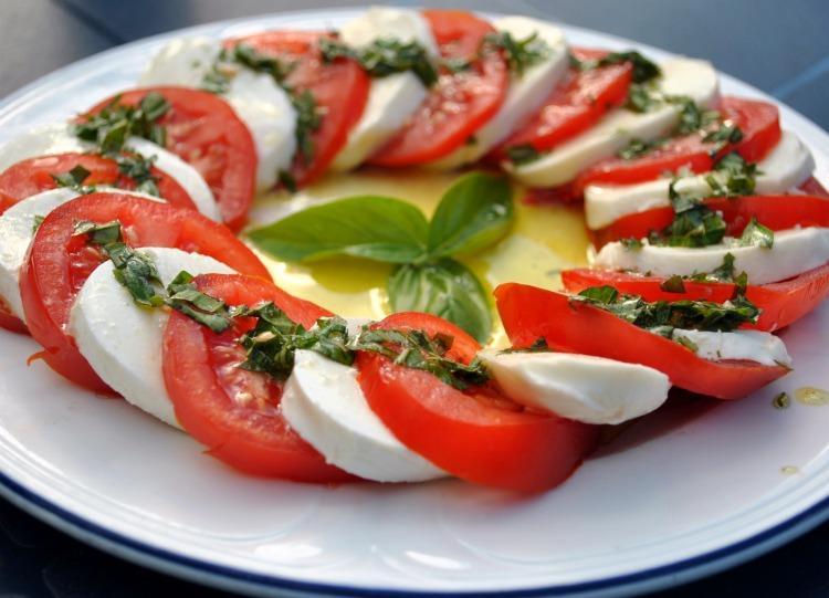 Pomidor və Mozzarella
