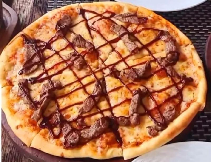Biftekli Pizza