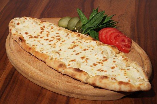 Kaşarlı Pide 