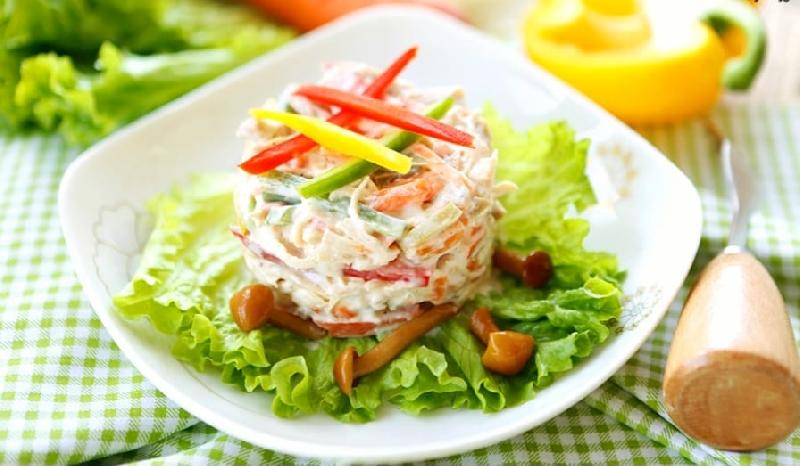 Toyuqlu Bibərli Salat