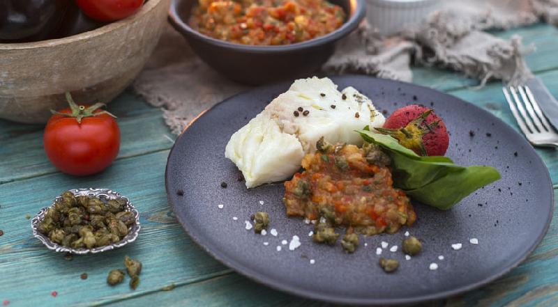 МУРМАНСКАЯ ТРЕСКА С КАРТОФЕЛЬНЫМ КРЕМОМ ШПИНАТОМ И КРЕВЕТКАМИ