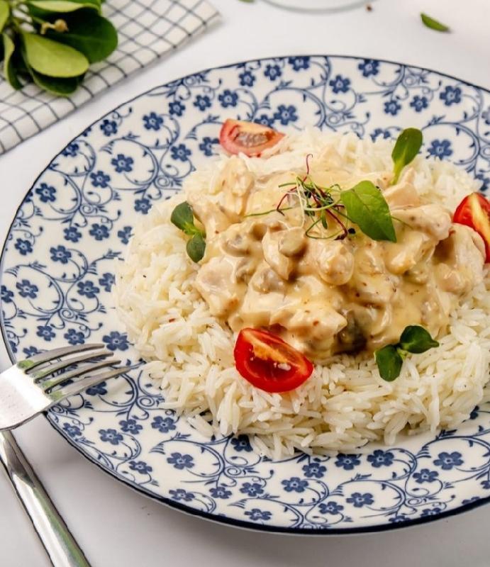 Toyuqlu Stroganoff