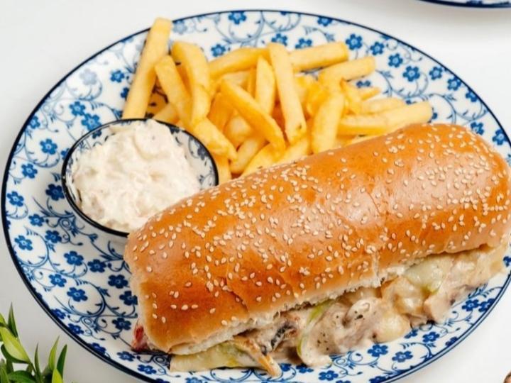 Kremali Toyuq Sandwich