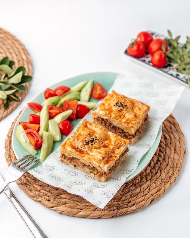 Ev üsulu kıymalı börək
