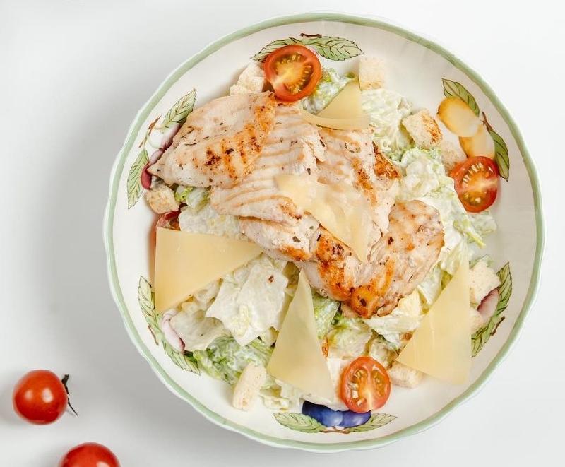 Sezar salatı toyuqlu