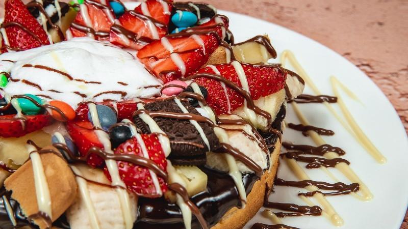 Qarışıq şokaladlı waffle
