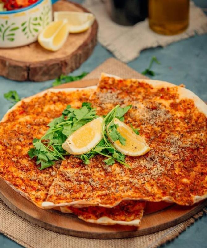 Lahmacun acılı