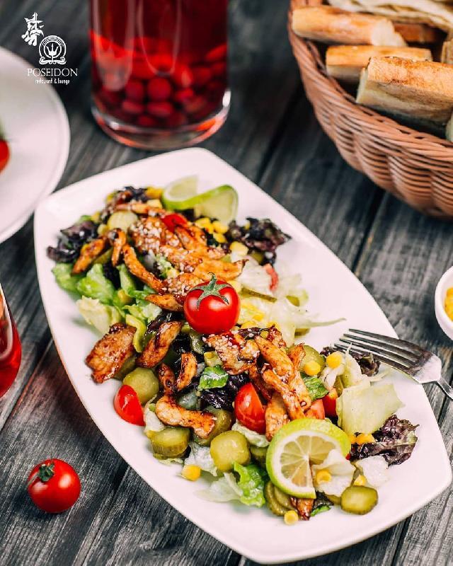 Krevetli avokado salatı
