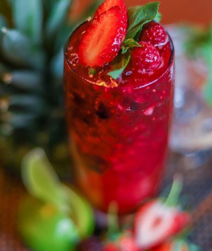 Mocktail Berry Smash