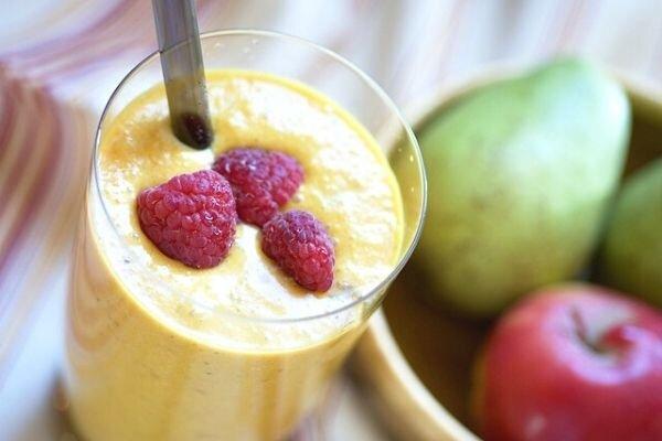 Zərdəçallı smoothie 