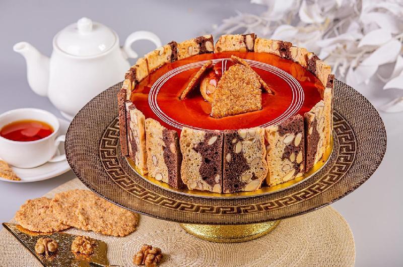 Profiterollu tort
