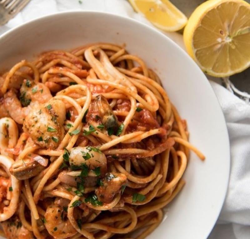 Spagetti Dəniz Məhsulları İlə