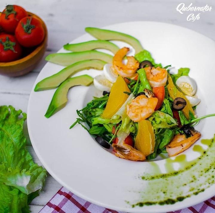 Avakado Salatı