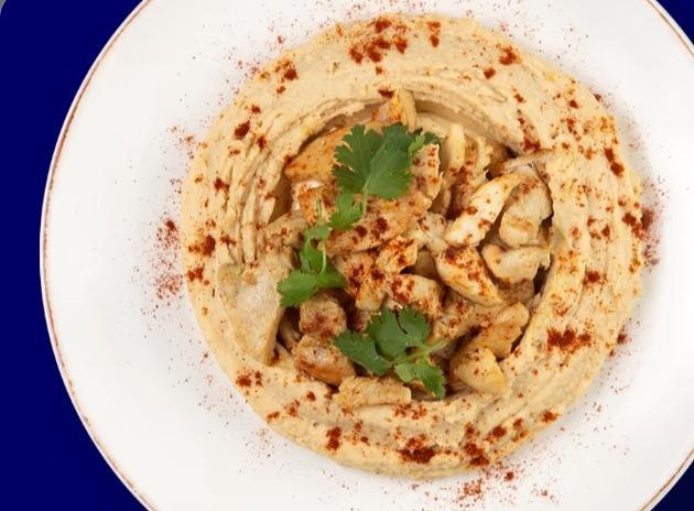 Hummus with chicken fillet 
