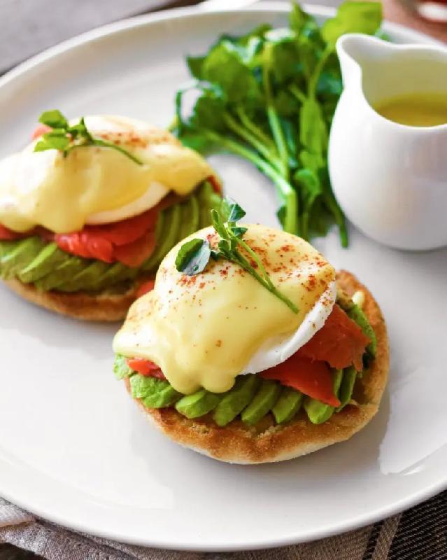 smoked Pacific salmon Eggs Benny 