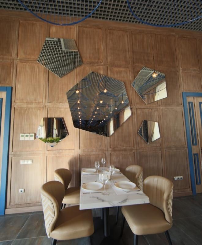 Interior view 8