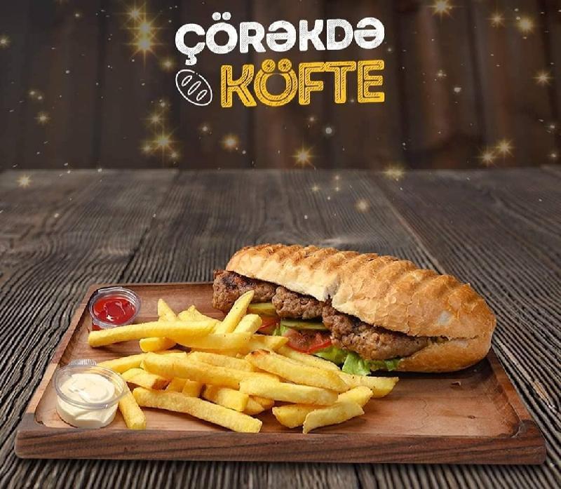 Çörəkdə köftə