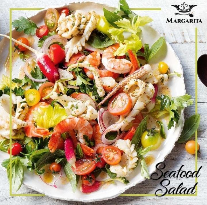 Seafood Salatı