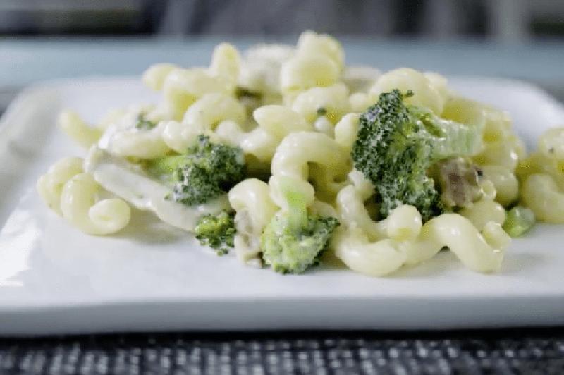 Toyuq Brokle Alfredo