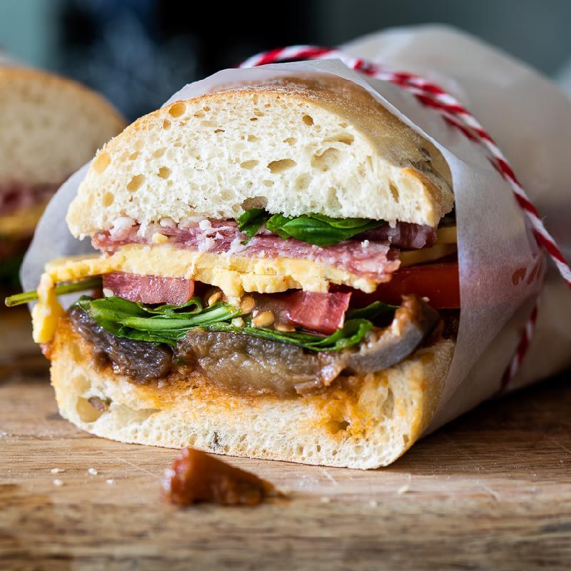 Salami sandviç