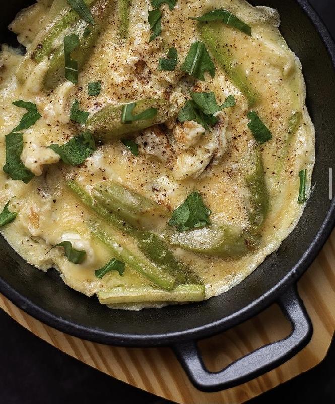 Omelette with veggies